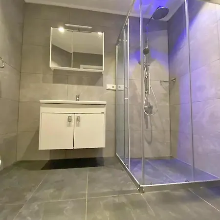 Panorama With Jacuzzi & Sauna 페티예
